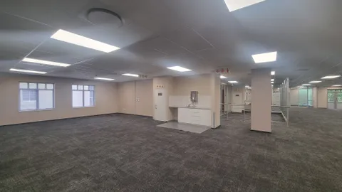 Office To Let In Illovo Corner (11)